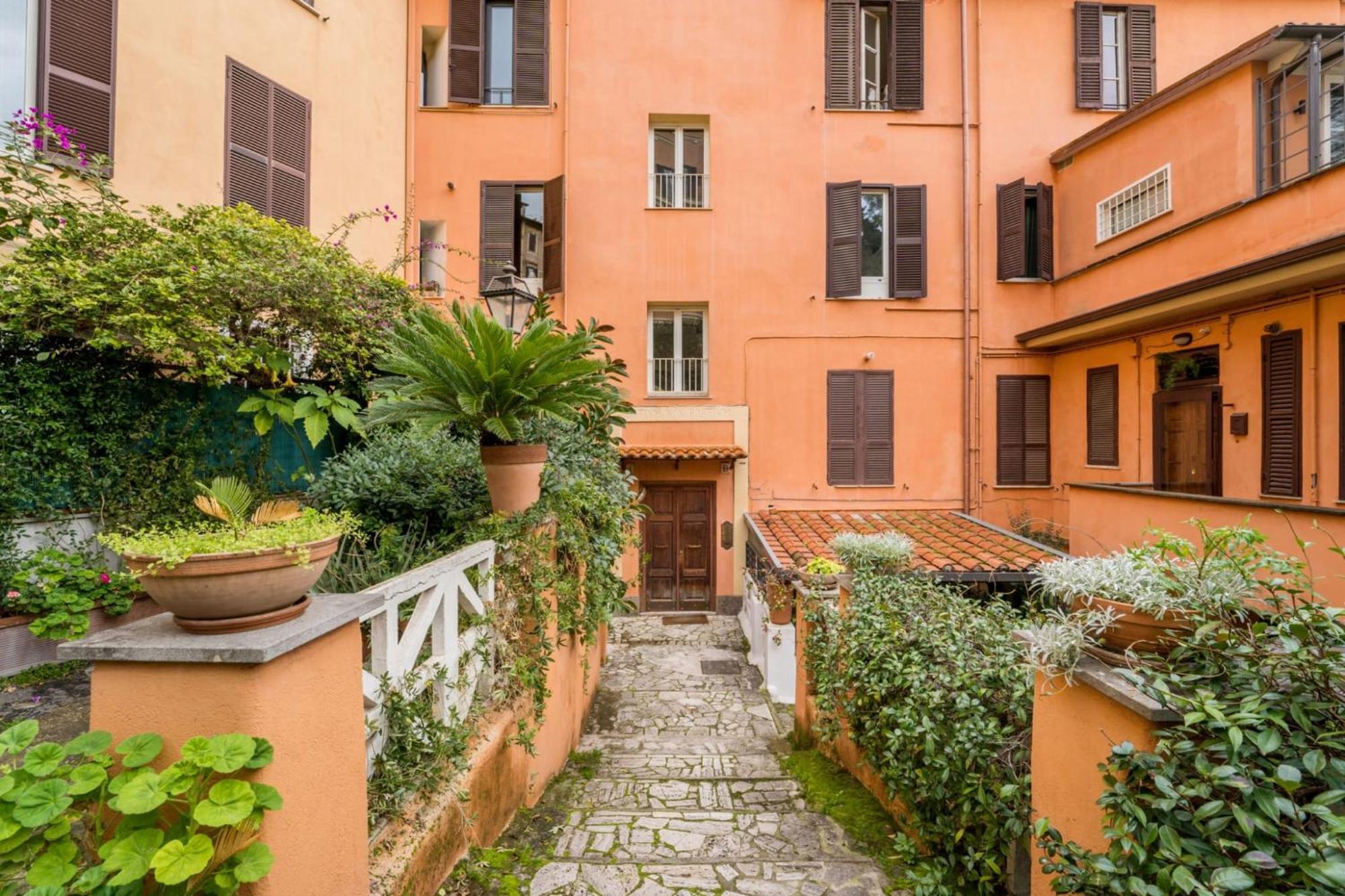 Fl Apartments Il Piccolo Borgo Di Trastevere Рим Екстериор снимка